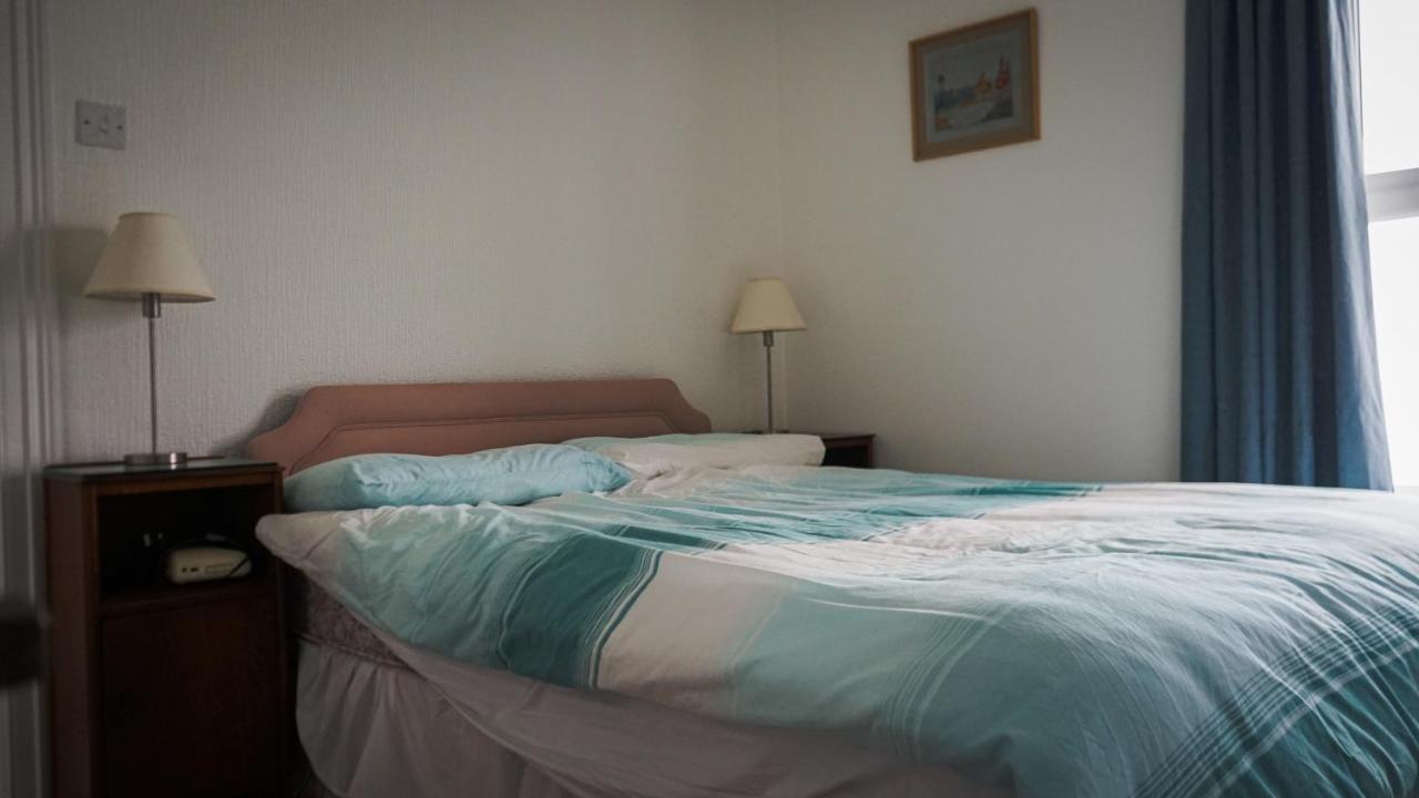 Little Oak Seafront House W/ Seaviews Holiday home *