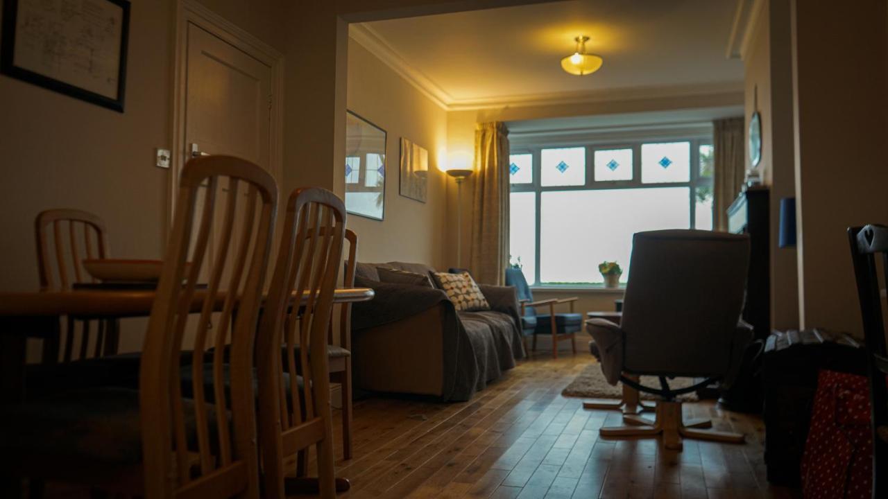 Little Oak Seafront House W/ Seaviews Holiday home